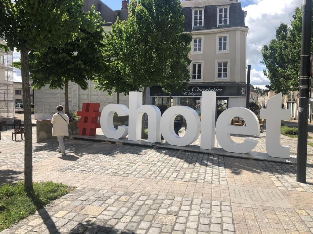 Studio Centre Ville Avec Parking Prive Cholet Ngoại thất bức ảnh