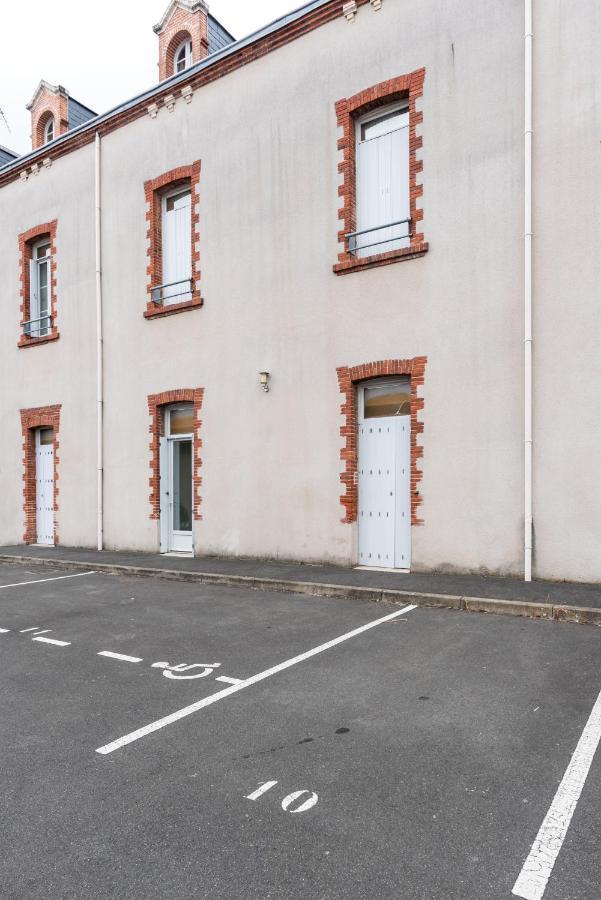 Studio Centre Ville Avec Parking Prive Cholet Ngoại thất bức ảnh